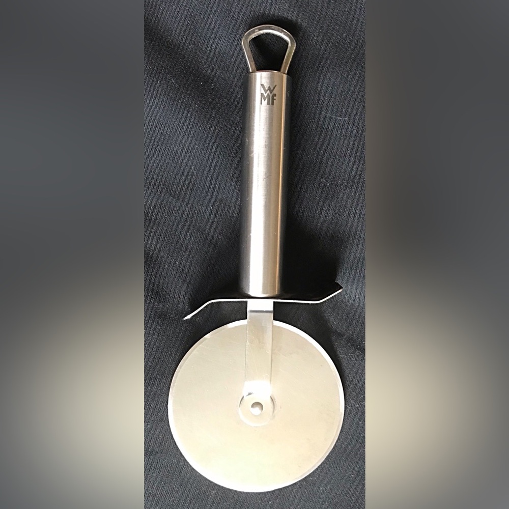 WMF Original Large Stainless Steel Pizza Cutter - Silver brushed
